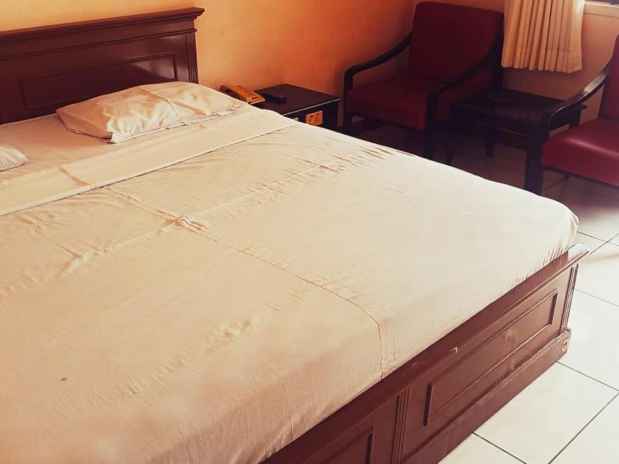 Hotel Wijaya Purwokerto Exterior photo