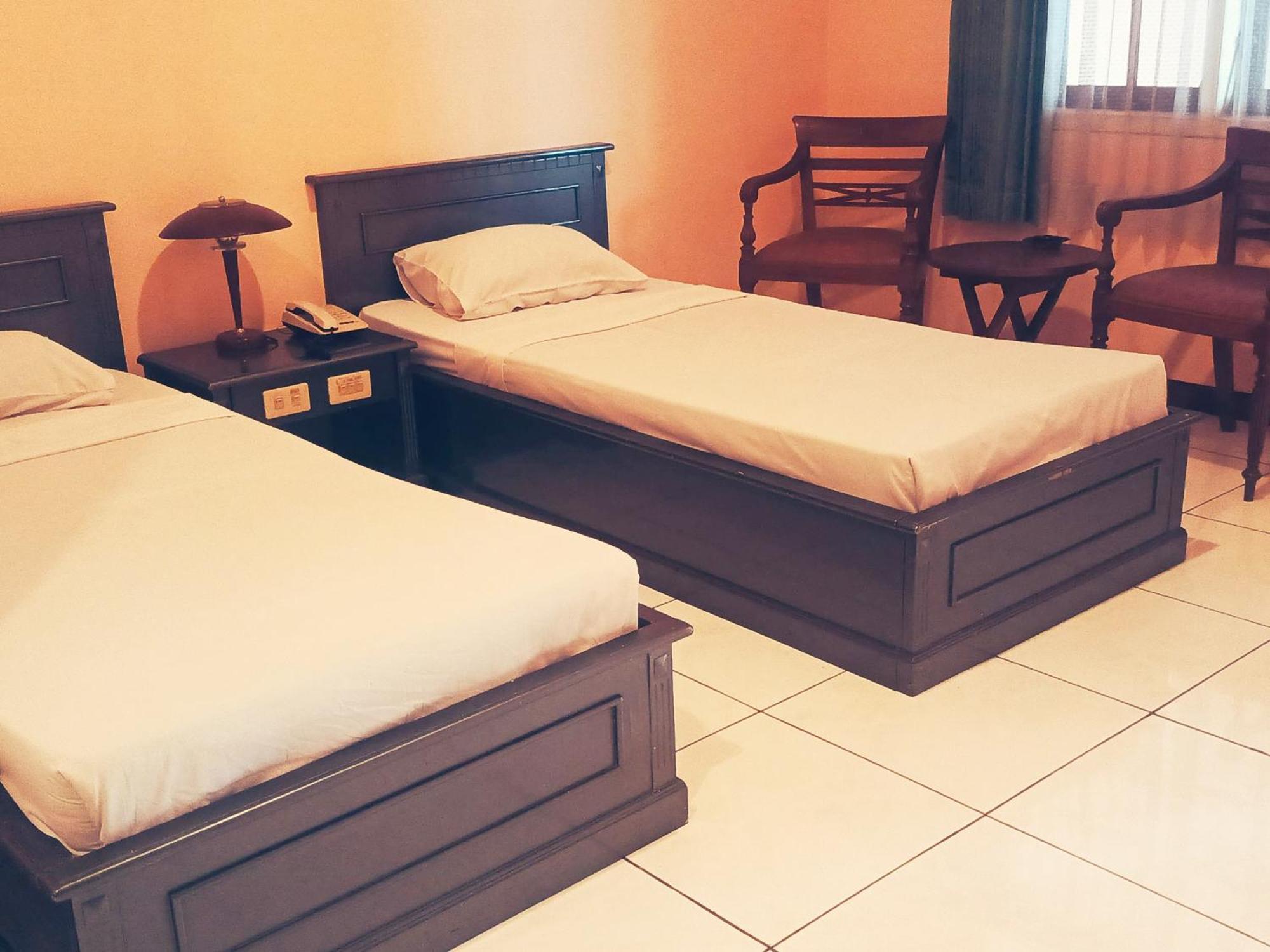 Hotel Wijaya Purwokerto Exterior photo