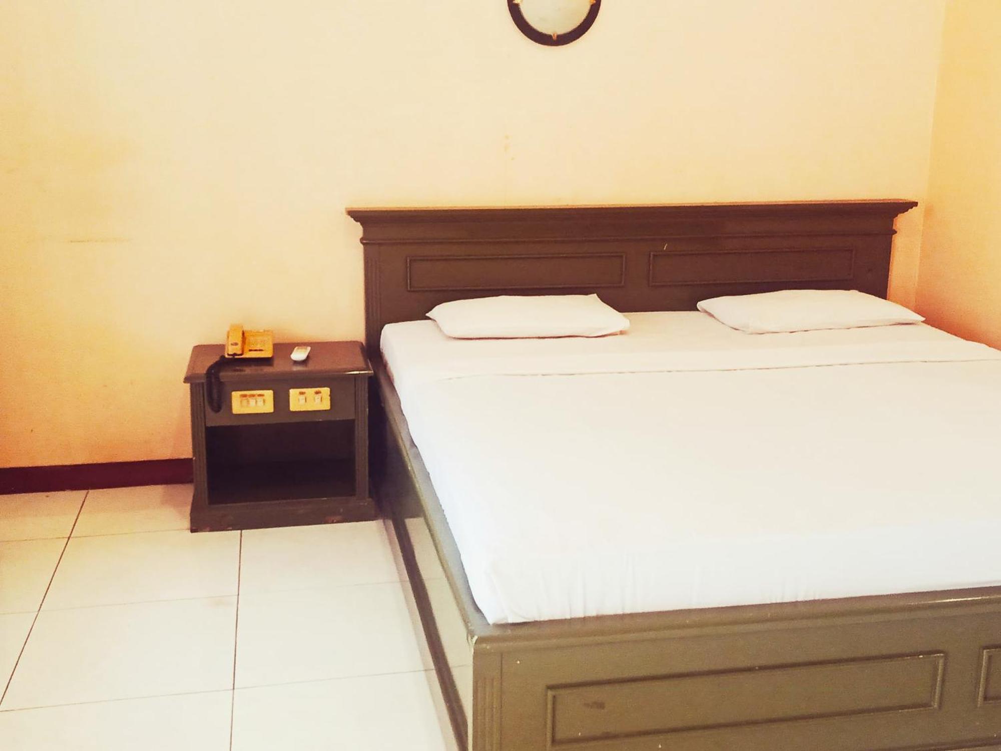 Hotel Wijaya Purwokerto Exterior photo