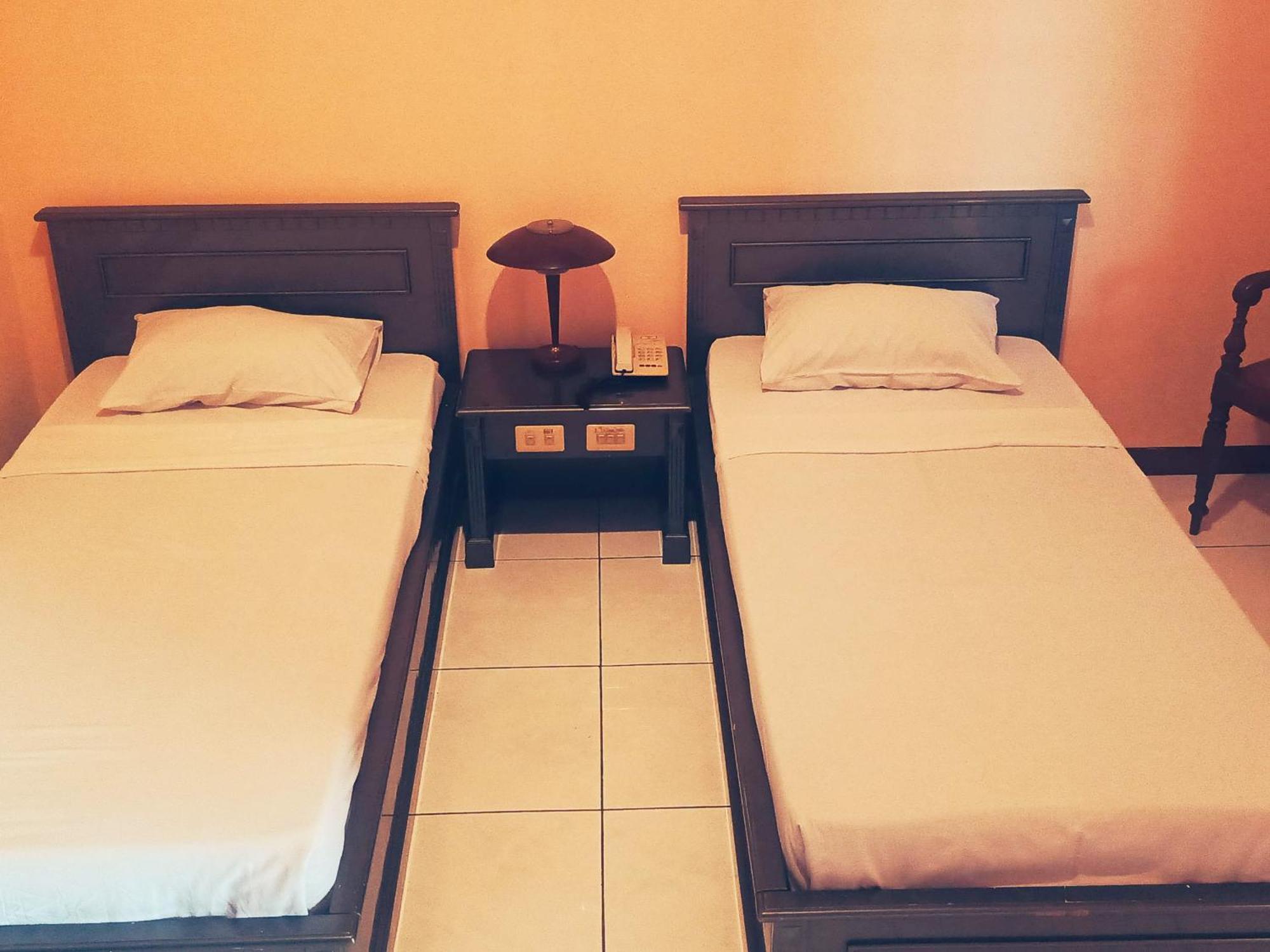 Hotel Wijaya Purwokerto Exterior photo