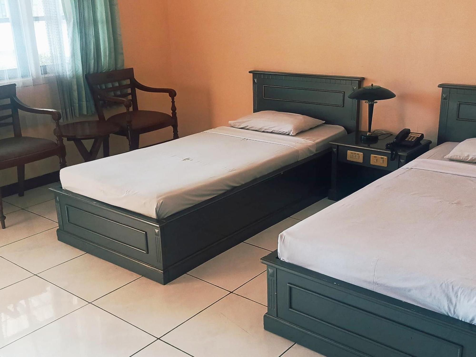 Hotel Wijaya Purwokerto Exterior photo