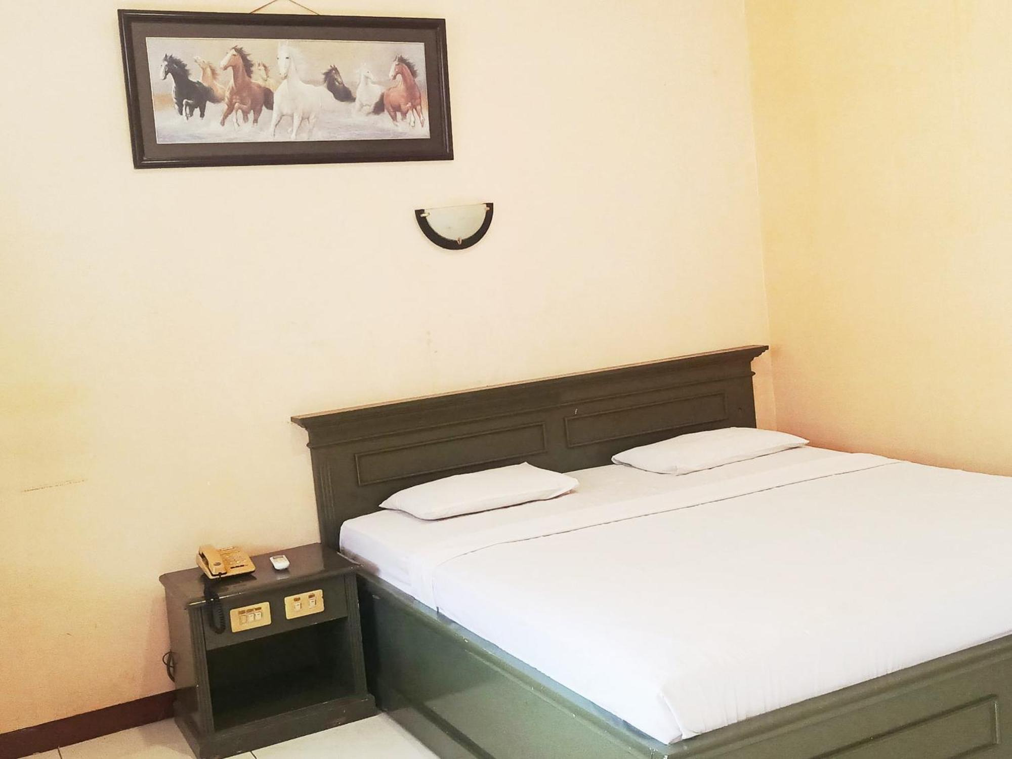Hotel Wijaya Purwokerto Exterior photo