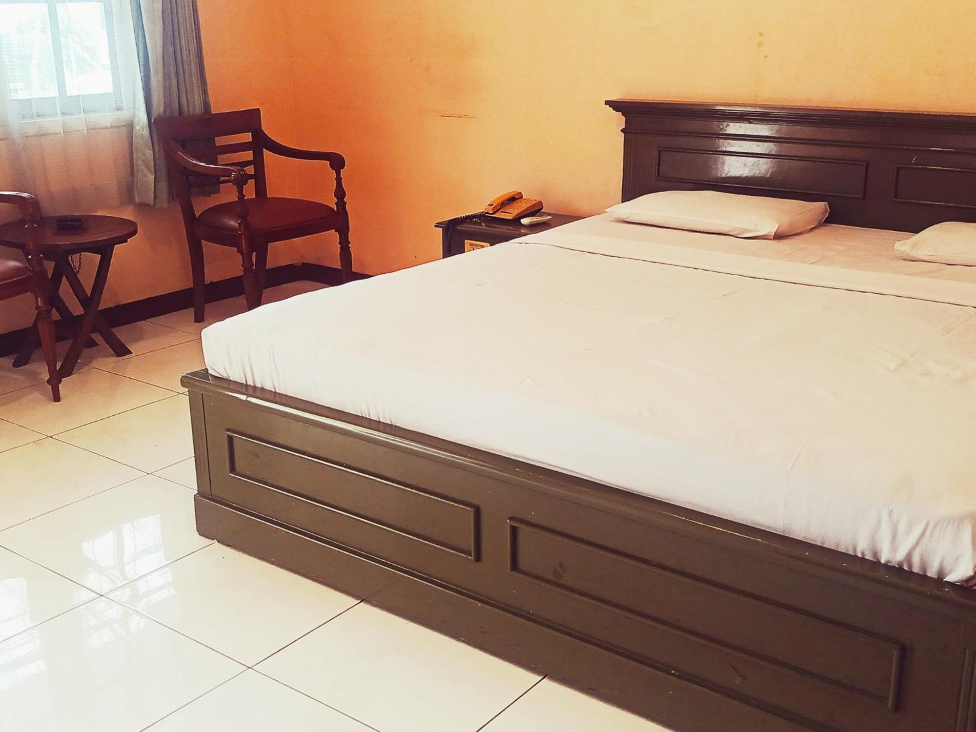 Hotel Wijaya Purwokerto Exterior photo