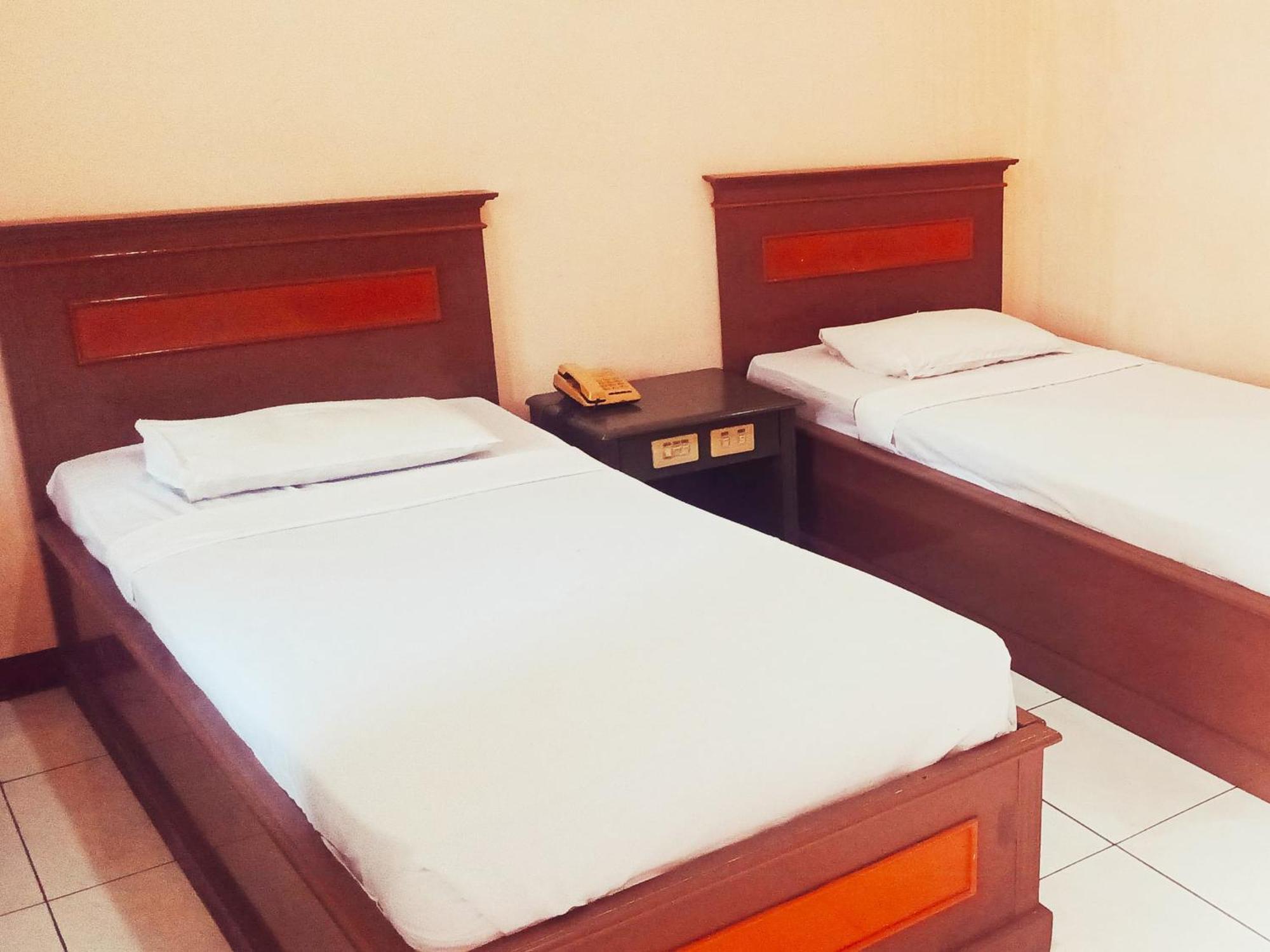 Hotel Wijaya Purwokerto Exterior photo