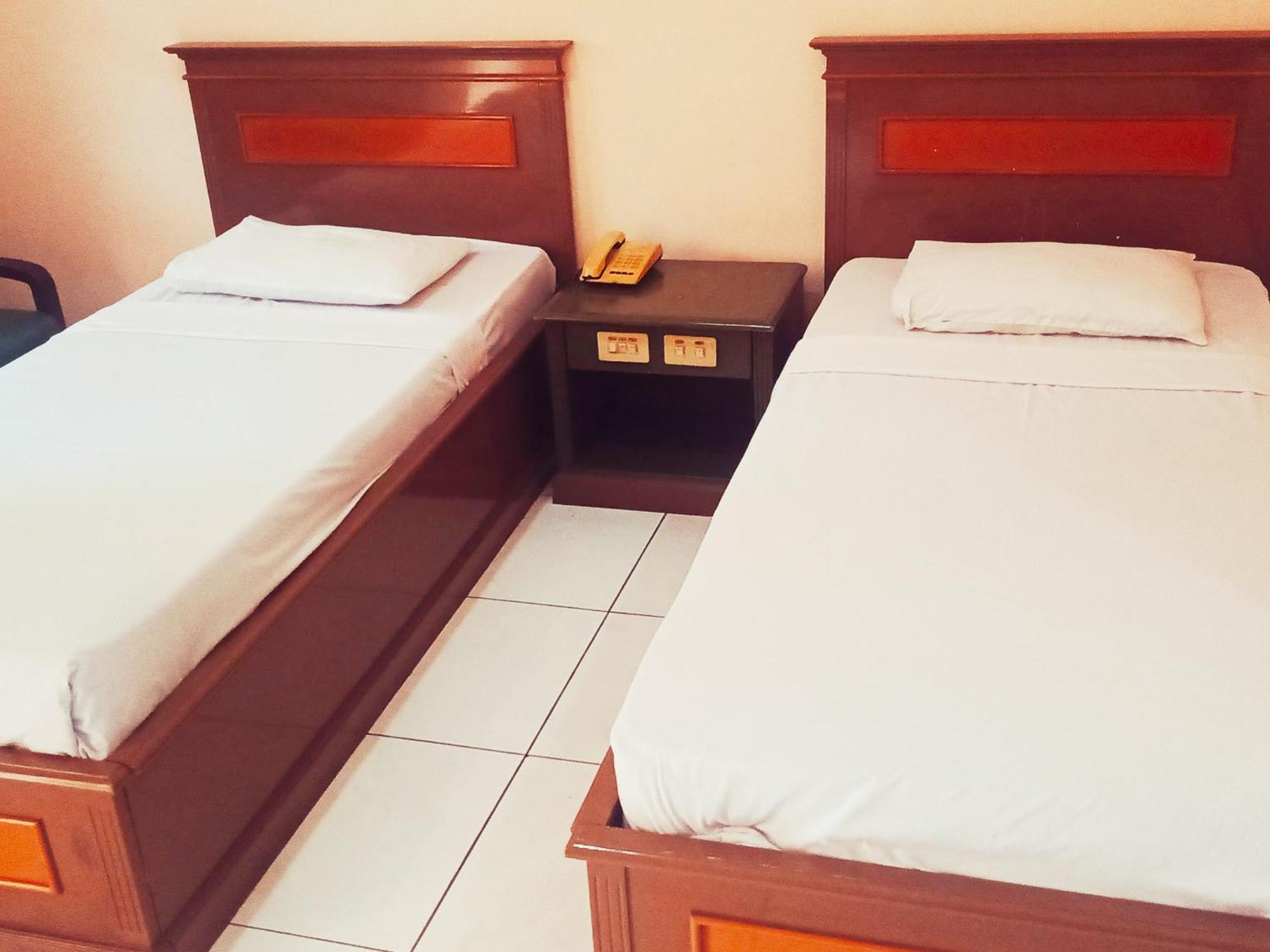 Hotel Wijaya Purwokerto Exterior photo