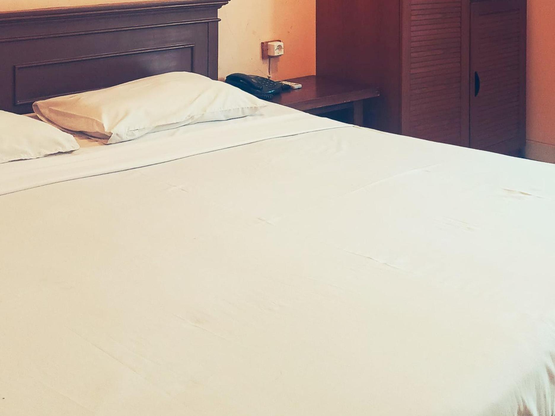Hotel Wijaya Purwokerto Exterior photo