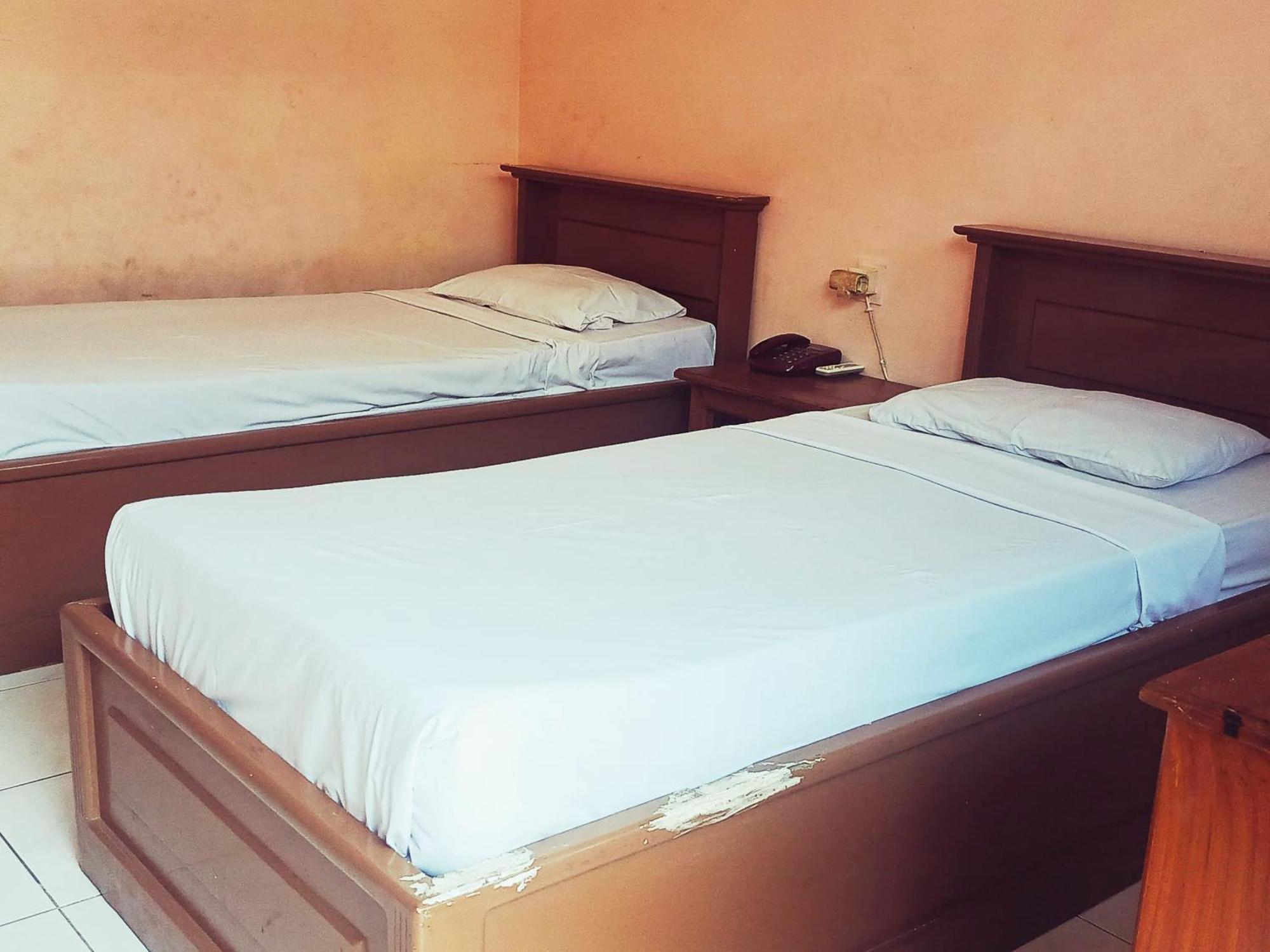 Hotel Wijaya Purwokerto Exterior photo
