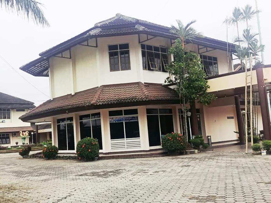 Hotel Wijaya Purwokerto Exterior photo