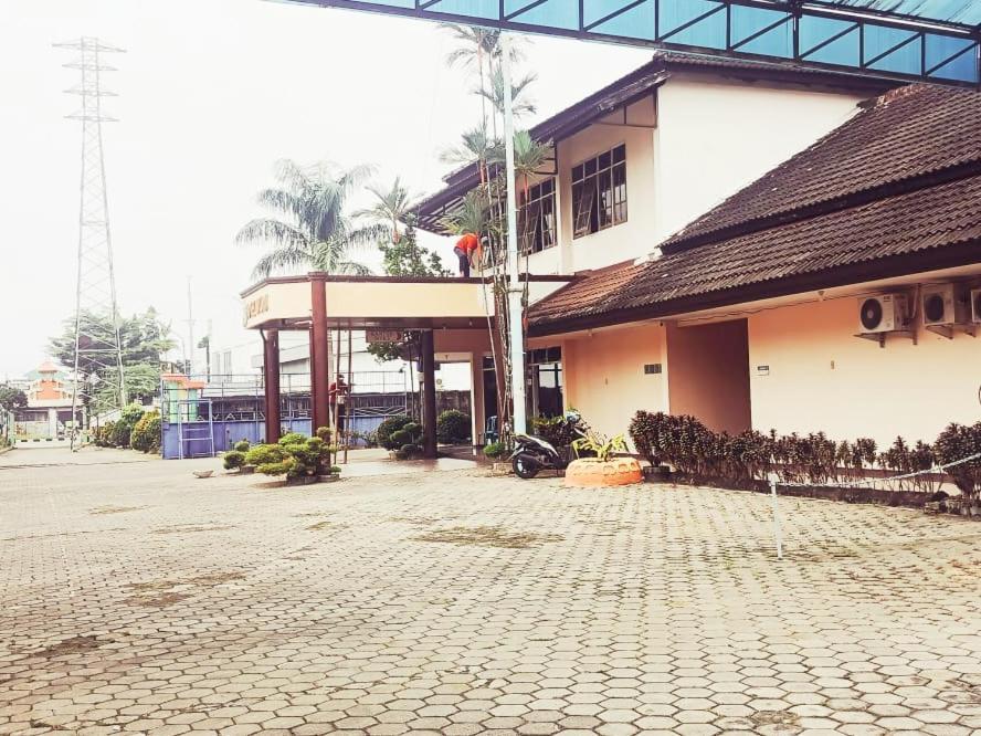 Hotel Wijaya Purwokerto Exterior photo