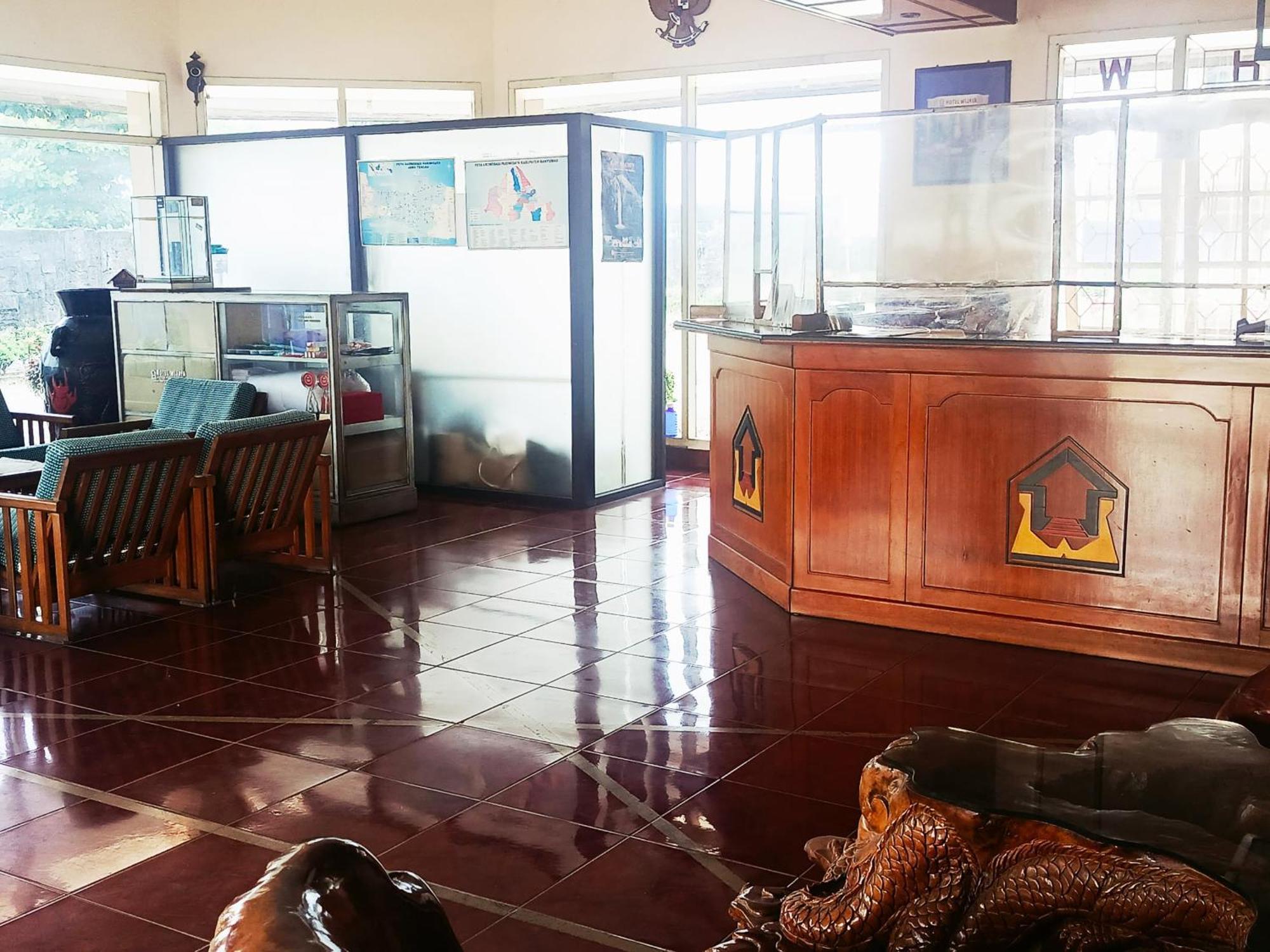 Hotel Wijaya Purwokerto Exterior photo