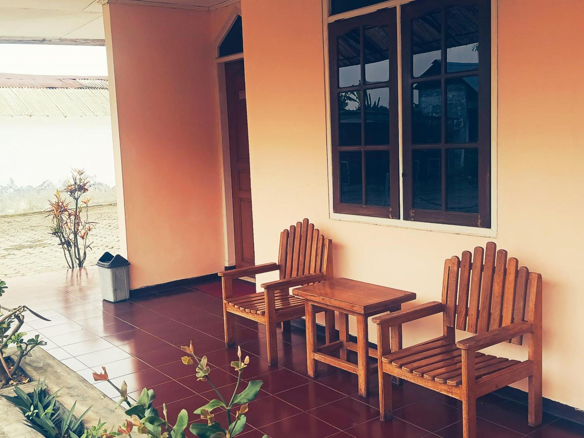 Hotel Wijaya Purwokerto Exterior photo